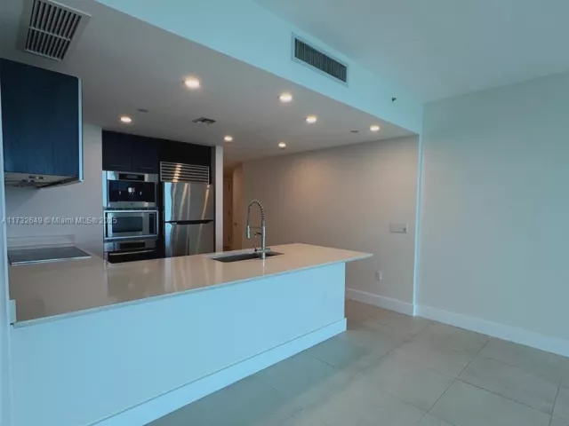 Apartment for sale  Unit #1802 - photo 5837534