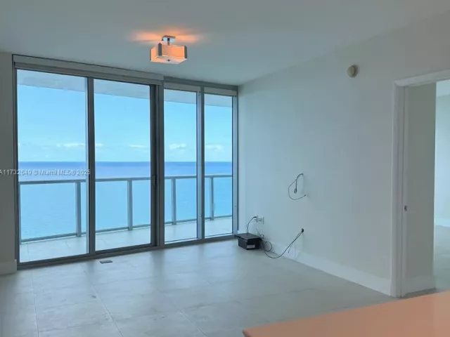 Apartment for sale  Unit #1802 - photo 5837536