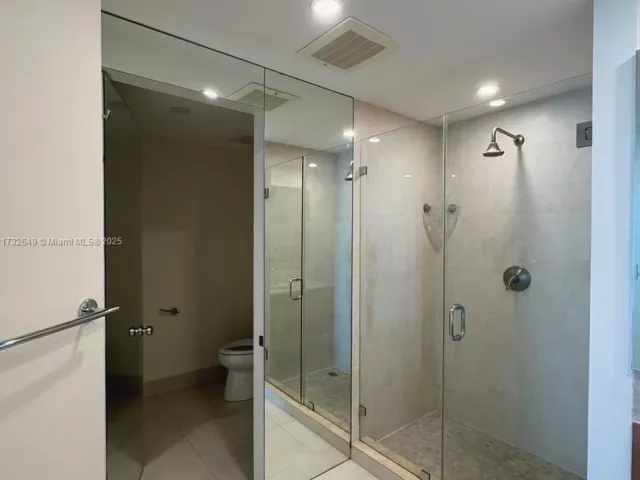 Apartment for sale  Unit #1802 - photo 5837525