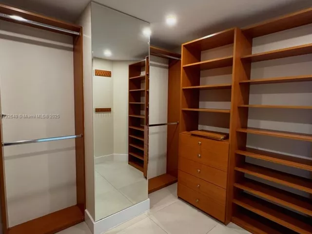 Apartment for sale  Unit #1802 - photo 5837526