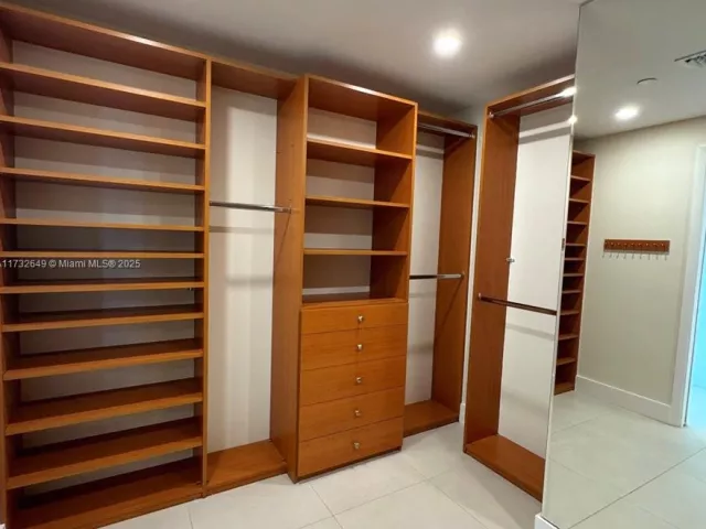 Apartment for sale  Unit #1802 - photo 5837527