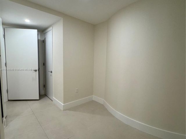 Apartment for sale  Unit #1802 - photo 5837523