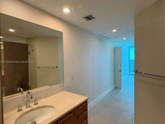 Apartment for sale  Unit #1802 - photo 5837528