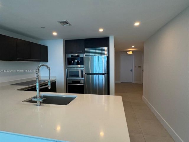 Apartment for sale  Unit #1802 - photo 5837530