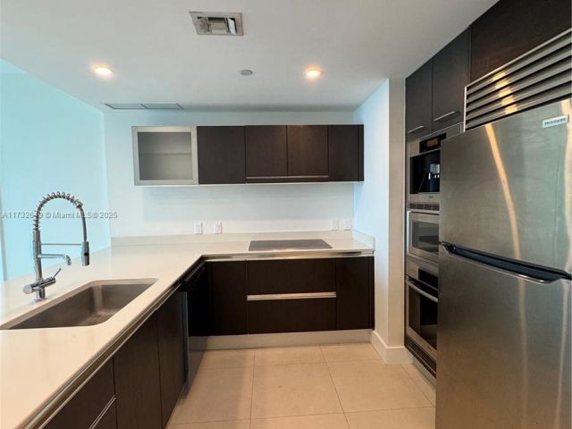 Apartment for sale  Unit #1802 - photo 5837533