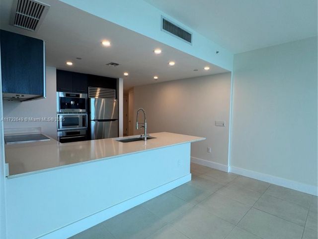 Apartment for sale  Unit #1802 - photo 5837534