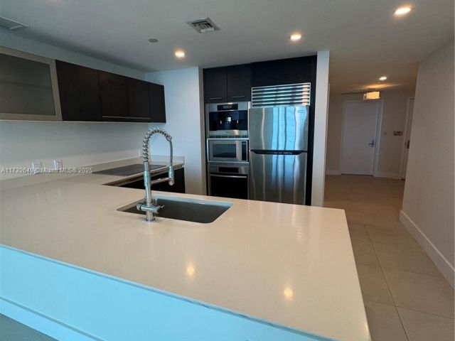 Apartment for sale  Unit #1802 - photo 5837535