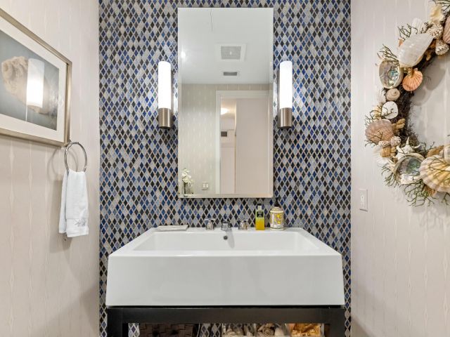 Apartment for sale  Unit #402 - photo 5682018