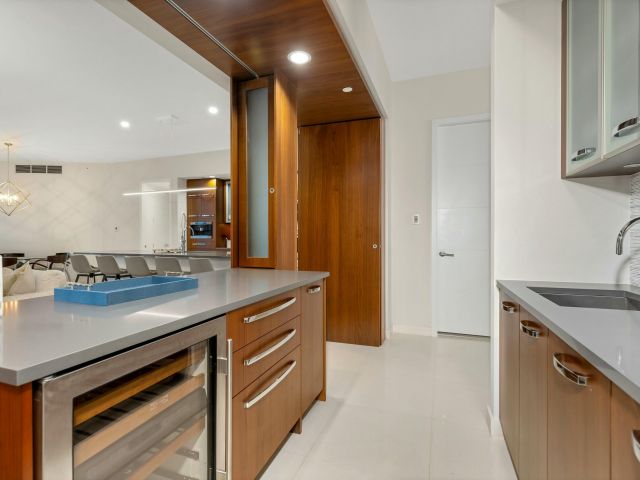 Apartment for sale  Unit #402 - photo 5682019