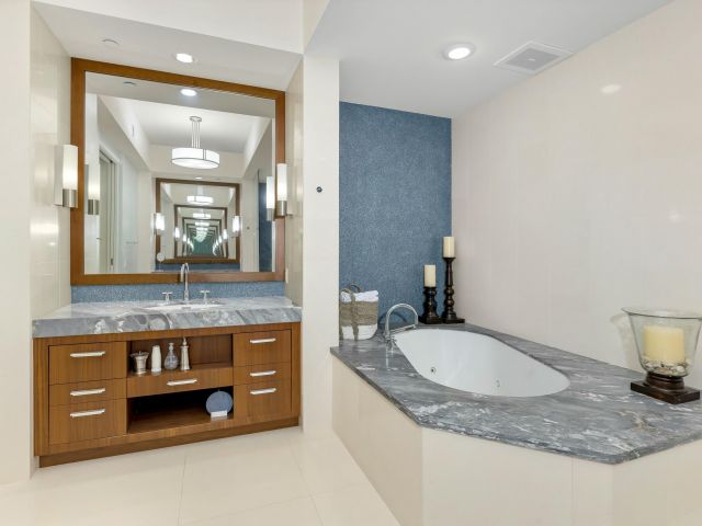 Apartment for sale  Unit #402 - photo 5682026