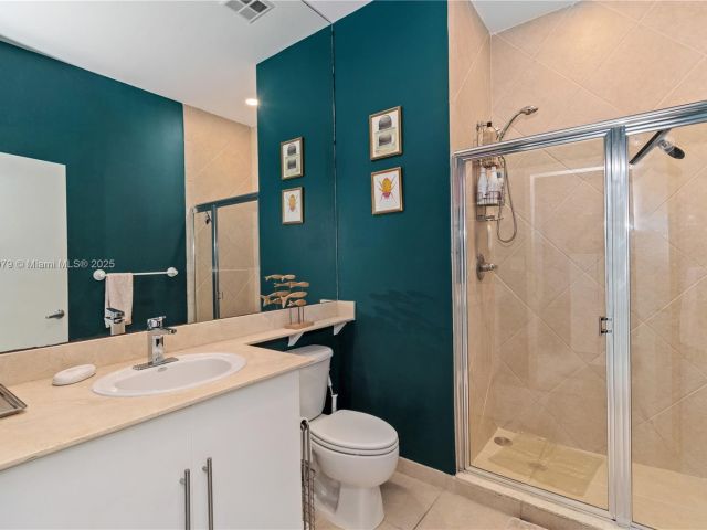 Apartment for sale  Unit #LPH26 - photo 5638523