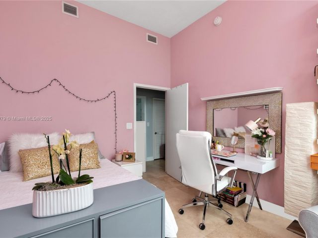 Apartment for sale  Unit #LPH26 - photo 5638525