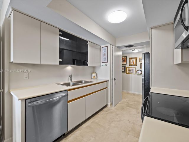 Apartment for sale  Unit #102 - photo 7433897