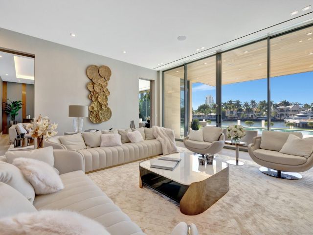 Home for sale at 2560 Del Lago Dr - photo 5815138