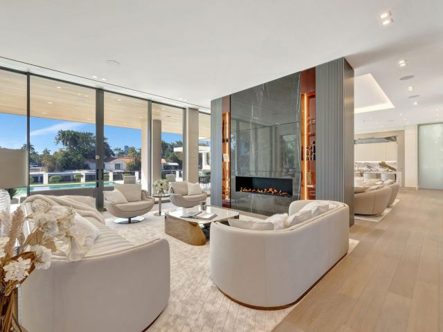 Home for sale at 2560 Del Lago Dr - photo 5815139