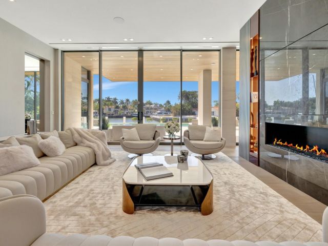 Home for sale at 2560 Del Lago Dr - photo 5815140