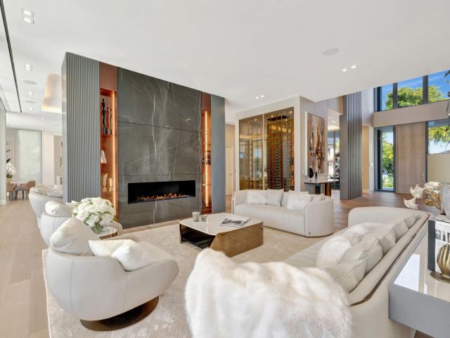 Home for sale at 2560 Del Lago Dr - photo 5815146