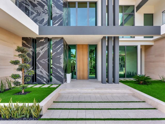 Home for sale at 2560 Del Lago Dr - photo 5815148