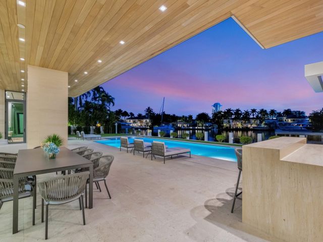 Home for sale at 2560 Del Lago Dr - photo 5815149