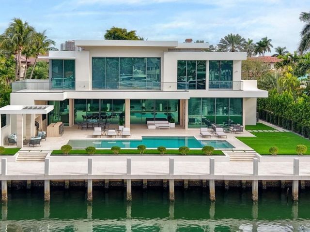 Home for sale at 2560 Del Lago Dr - photo 5815152