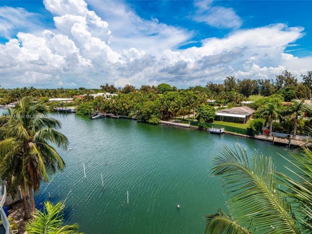 Home for sale at 1975 Calais Dr 5 - photo 5521360