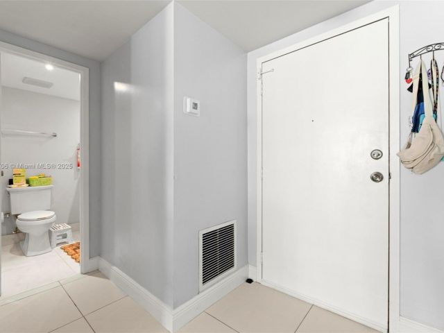 Apartment for sale  Unit #1410 - photo 5735136