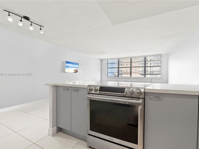 Apartment for sale  Unit #1410 - photo 5735139