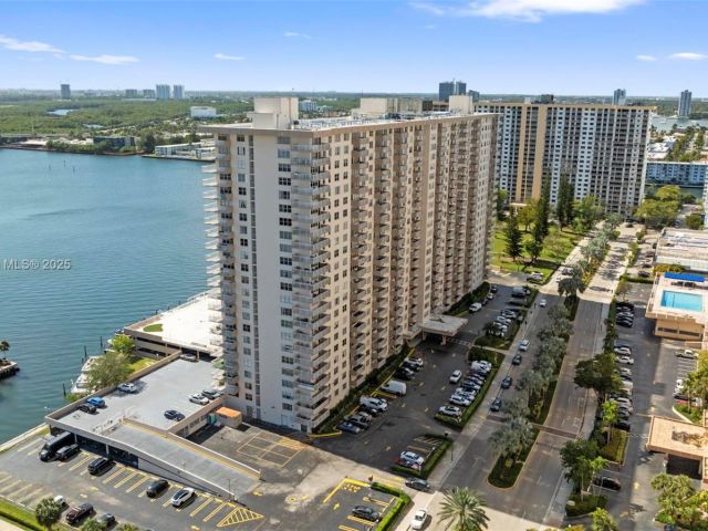 Apartment for sale  Unit #1410 - photo 5735155