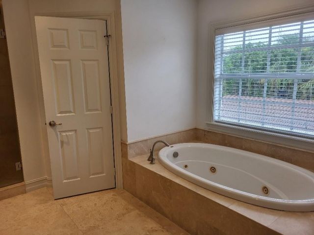 Home for rent at 1604 NE 17 Avenue - photo 5760724