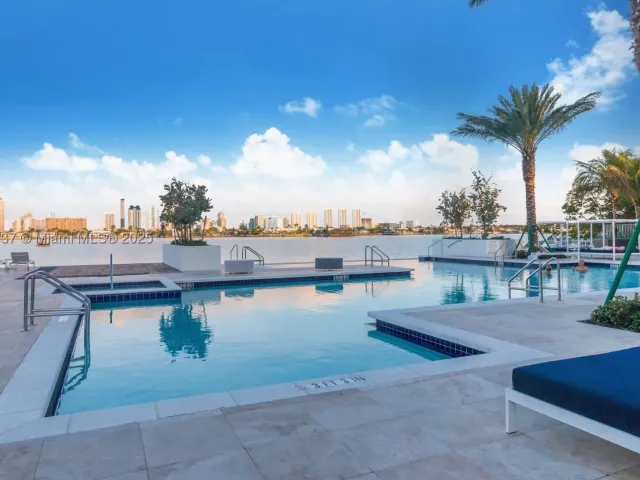 2-bedroom condo for sale in North Miami Beach - 17301 Biscayne Blvd 207 - MondialRealty