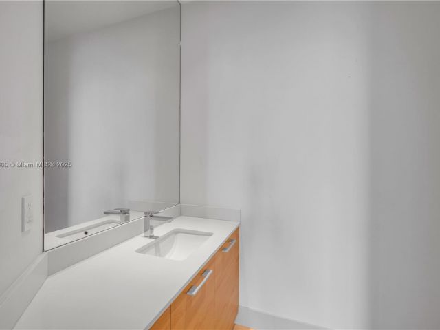 Apartment for sale  Unit #PH4910 - photo 5621031