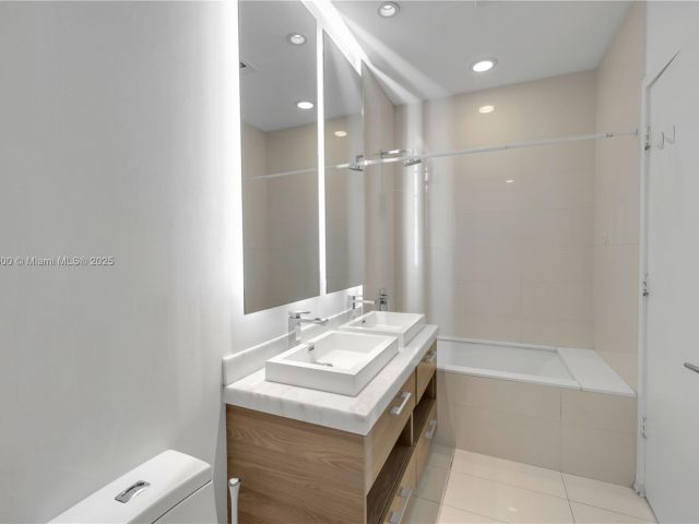 Apartment for sale  Unit #PH4910 - photo 5621037