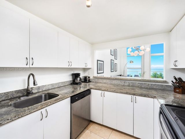 Apartment for sale  Unit #M15 - photo 5685087