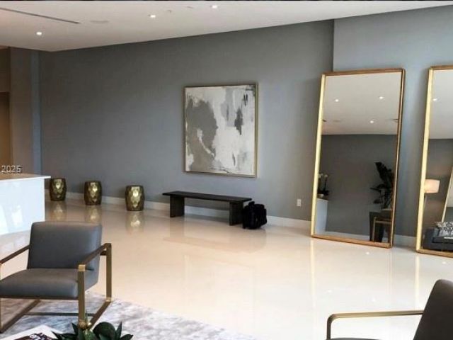1-bedroom condo for sale in Miami - 321 NE 26th St 515 - MondialRealty