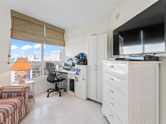 Apartment for sale  Unit #1901 - photo 5681153