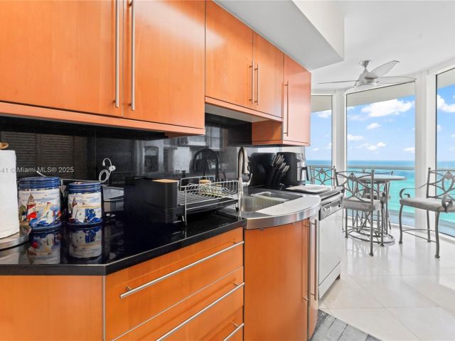 Apartment for sale  Unit #1901 - photo 5681156