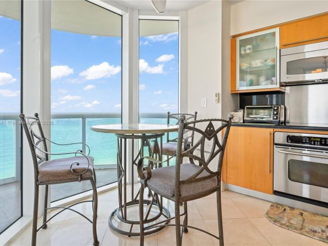 Apartment for sale  Unit #1901 - photo 5681158