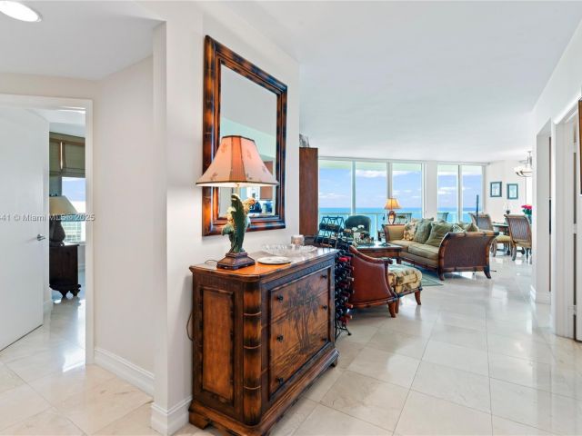 Apartment for sale  Unit #1901 - photo 5681168