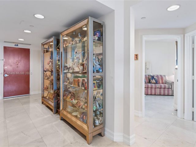 Apartment for sale  Unit #1901 - photo 5681169