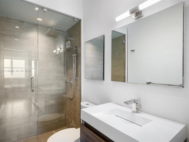 Apartment for sale  Unit #PH-5 - photo 5691212