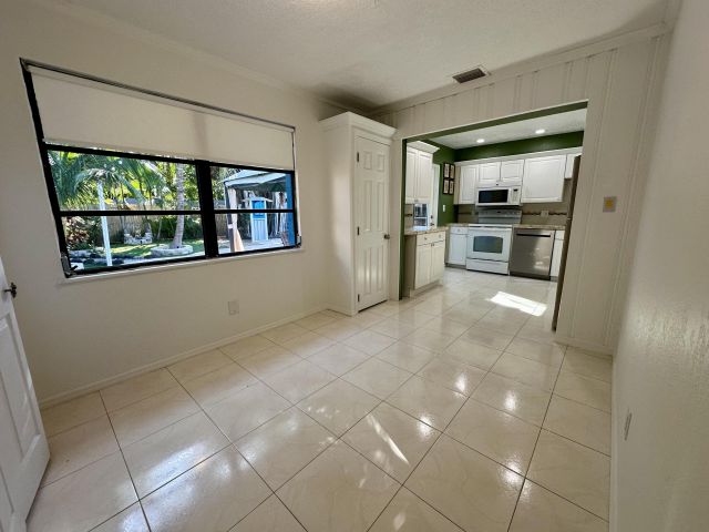 Home for sale at 4260 NE 11th Avenue - photo 6304270