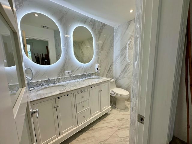 Home for sale at 4260 NE 11th Avenue - photo 6304276