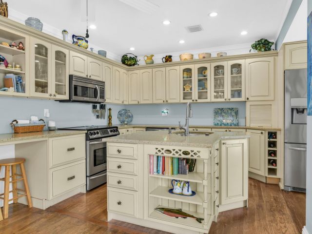 Home for rent at 902 E Boca Raton Road - photo 6507902