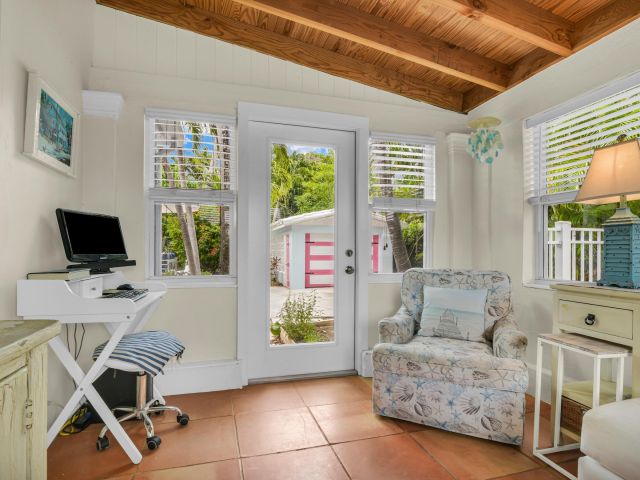 Home for rent at 902 E Boca Raton Road - photo 6507903