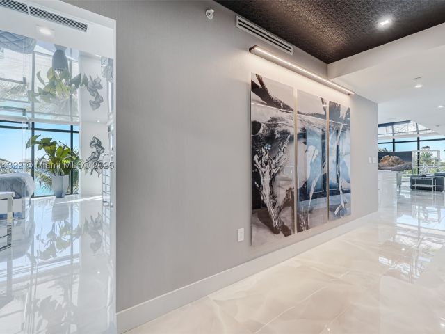 3-bedroom condo for sale in Hollywood - 2205 S Surf Rd 4A - MondialRealty