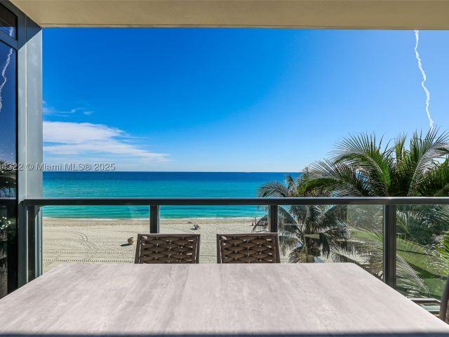 3-bedroom condo for sale in Hollywood - 2205 S Surf Rd 4A - MondialRealty