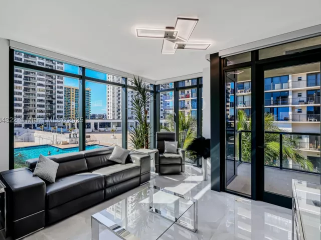3-bedroom condo for sale in Hollywood - 2205 S Surf Rd 4A - MondialRealty