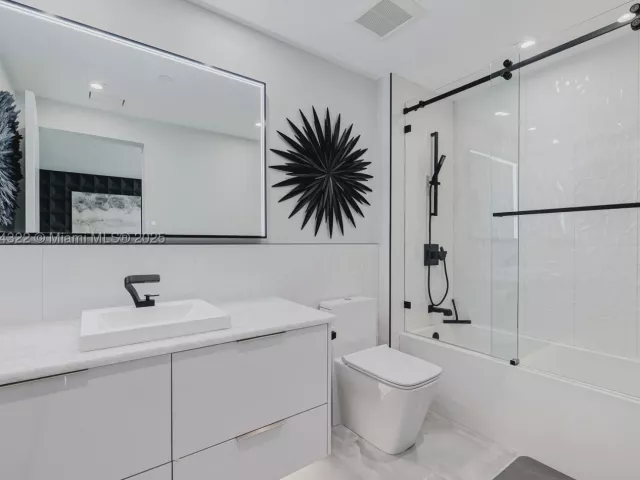3-bedroom condo for sale in Hollywood - 2205 S Surf Rd 4A - MondialRealty