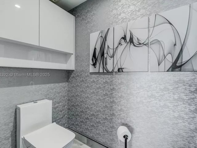 3-bedroom condo for sale in Hollywood - 2205 S Surf Rd 4A - MondialRealty