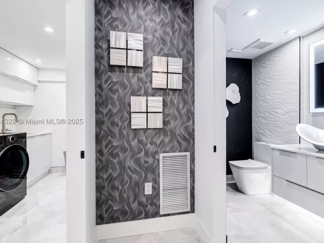 3-bedroom condo for sale in Hollywood - 2205 S Surf Rd 4A - MondialRealty